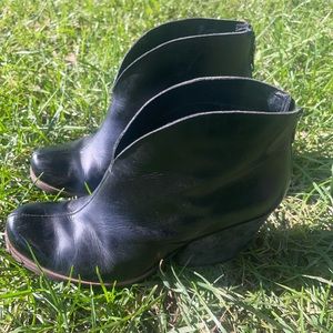 Kork Ease Ankle Boot, Size 8, Black